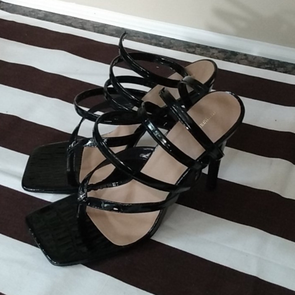 Shoes - Picture 2 of 9
